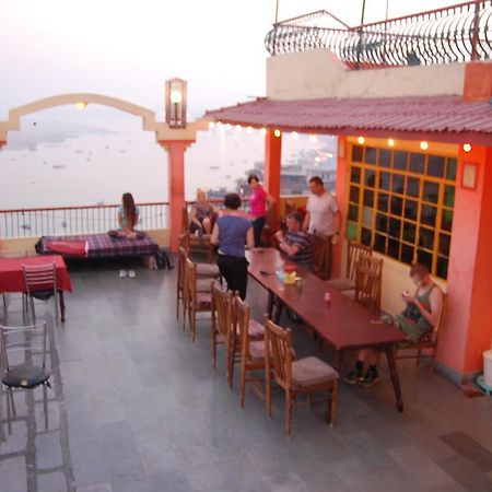 Puja Guest House Varanasi Exterior foto