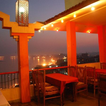 Puja Guest House Varanasi Exterior foto
