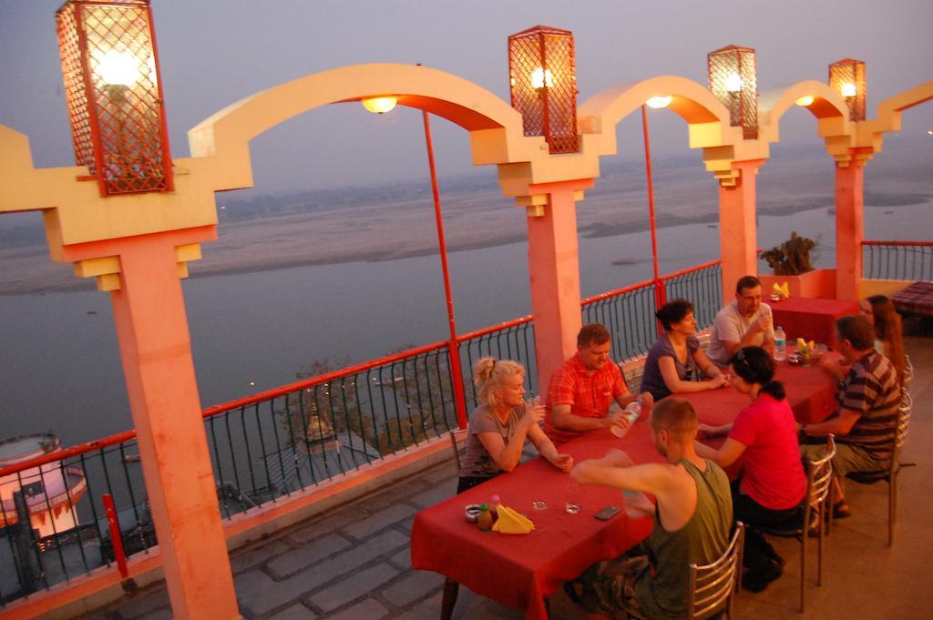 Puja Guest House Varanasi Exterior foto
